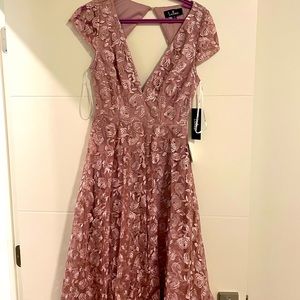 Lulus Formal MIDI Lace Dress (US M)